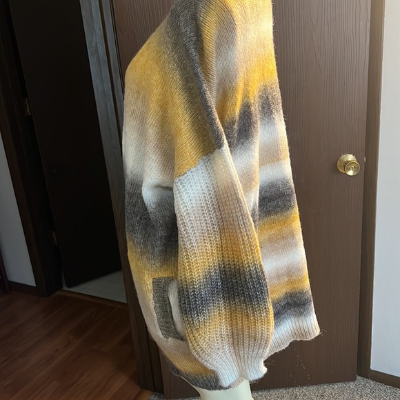 Ombré Drop Shoulder Cardigan!!🍍🍍🍍 - Picture 5 of 7